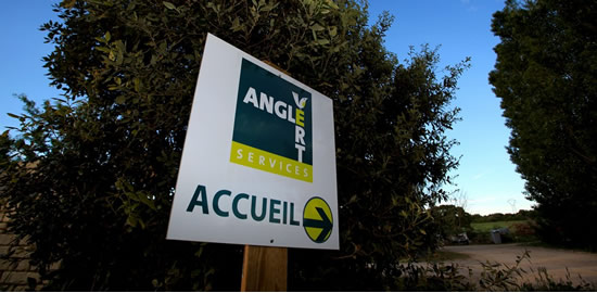 Angle Vert Services, une équipe de jardiniers à votre service !